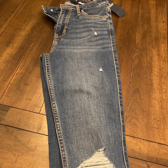 high rise flare hollister classic stretch jeans. size 0/24 - Picture 4 of 4